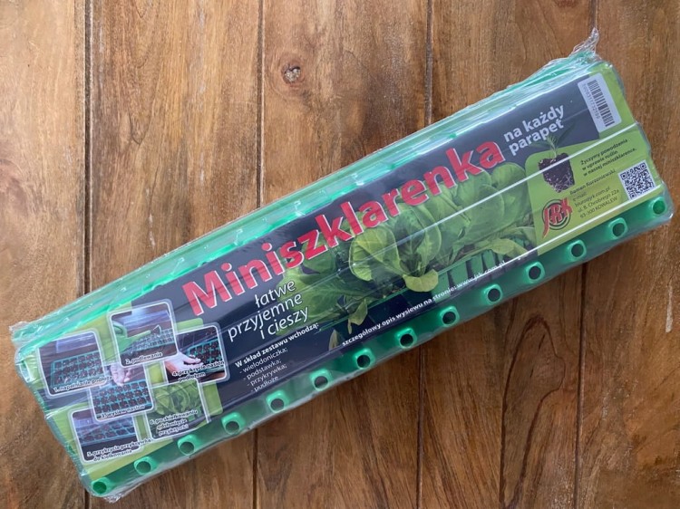 MINISZKLARENKA szklarnia osłona 36 otworów 52x16cm