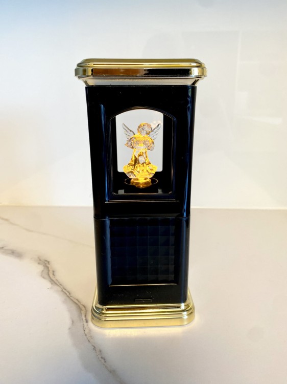 Elegancki czarno złoty znicz solarny elektryczny z aniołkiem na grób