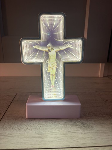 Znicz elektryczny LED Krzyż 3D LUSTRZANY biały efektowny