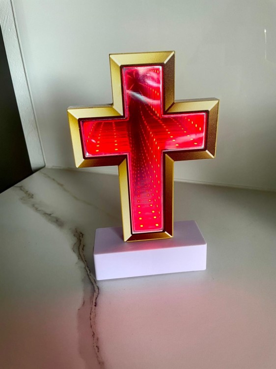 Znicz elektryczny LED Krzyż 3D LUSTRZAN czerwony